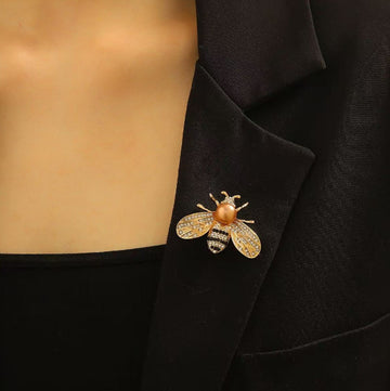 XSB179 - Golden Bee Saree Brooch